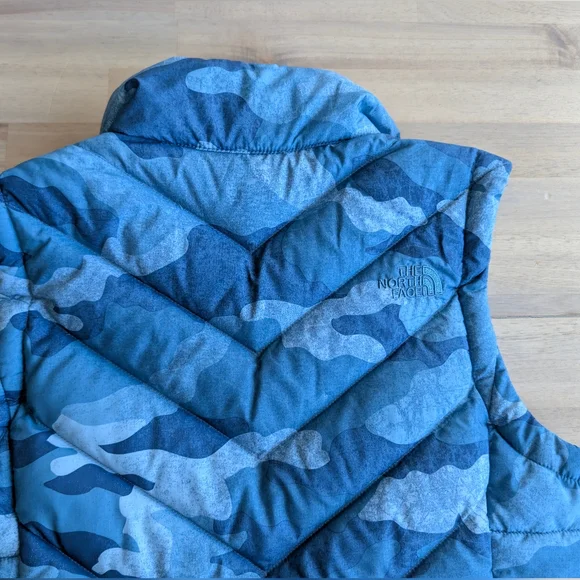 The North Face Alpz 2.0 Blue Camo Down Vest, Size Medium